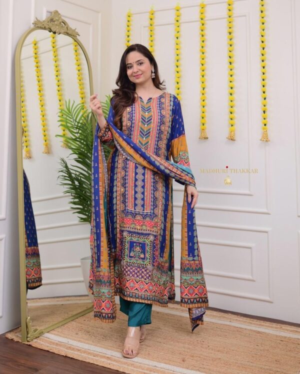 Rama Blue Handwork Muslin Patchprint Suit - Image 4