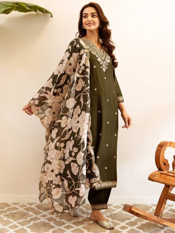 Women Viscose Rayon Kurta Salwar Dupatta Set - Image 3